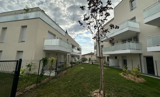 Façade en enduit projeté, Bourg-en-Bresse, Certif